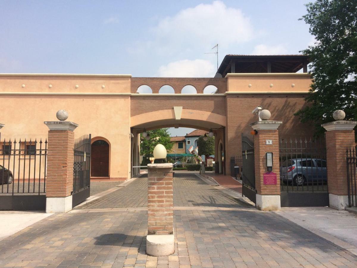 La Chicca Del Garda Apartamento Peschiera del Garda Exterior foto